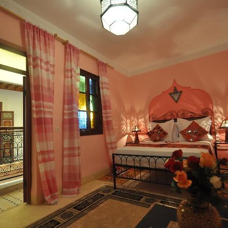 Riad La Famille Marrakesh Exterior foto