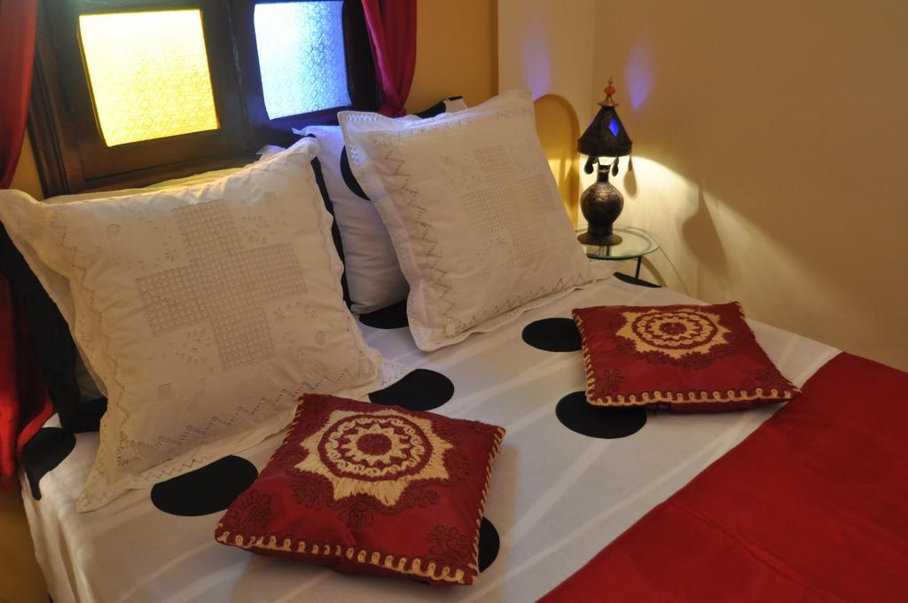 Riad La Famille Marrakesh Habitación foto
