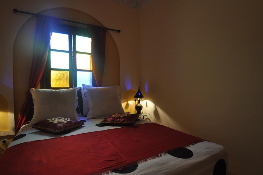 Riad La Famille Marrakesh Habitación foto